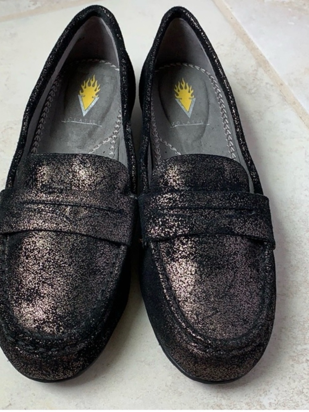 NEW Volatile lucienne suede metallic penny loafer